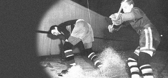 Photo of Leon Gabinet playing hockey