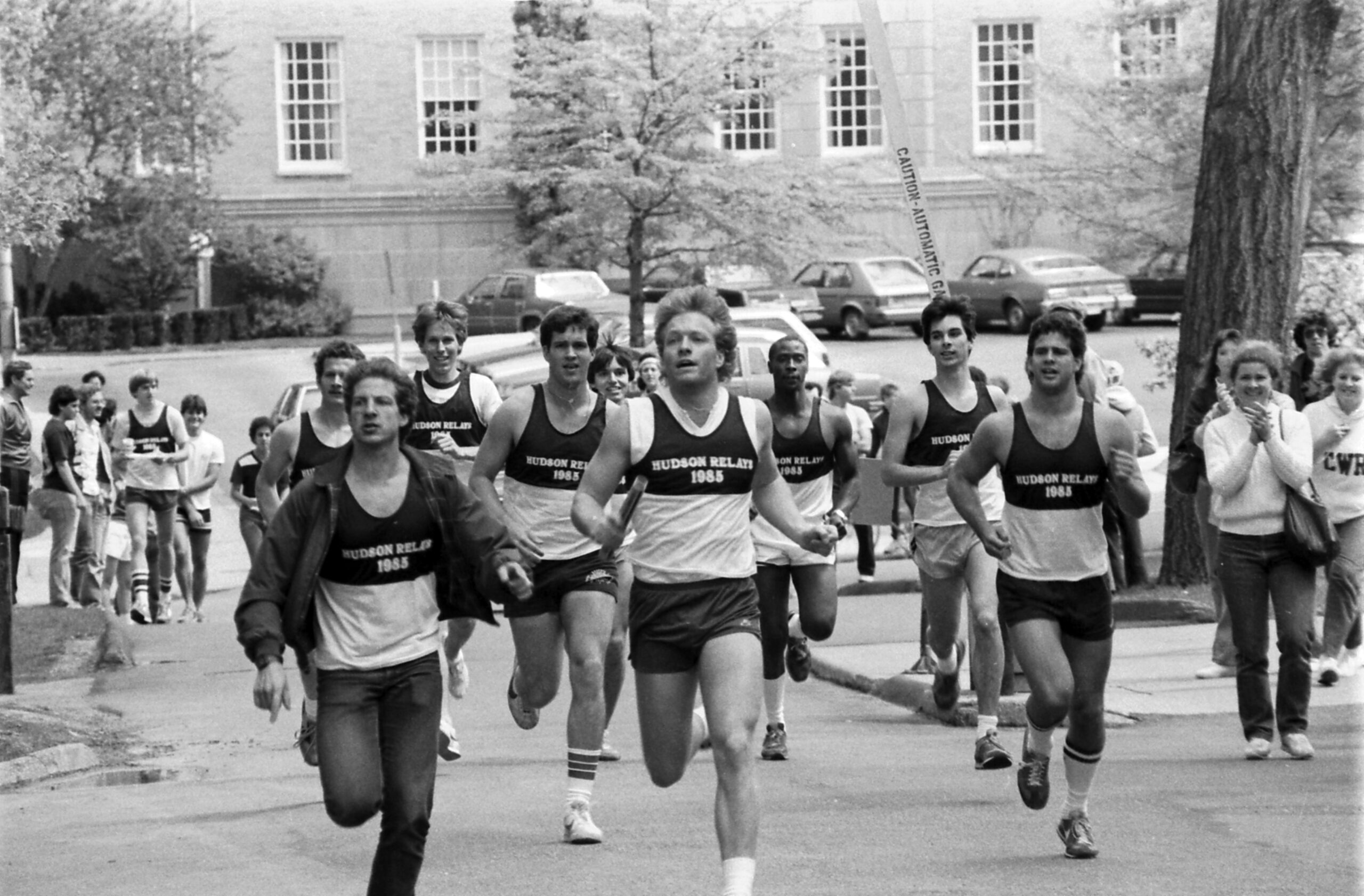 Hudson Relay winners near the end of the race, 1985