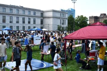 Photo of attendees at CWRU student activities fair.