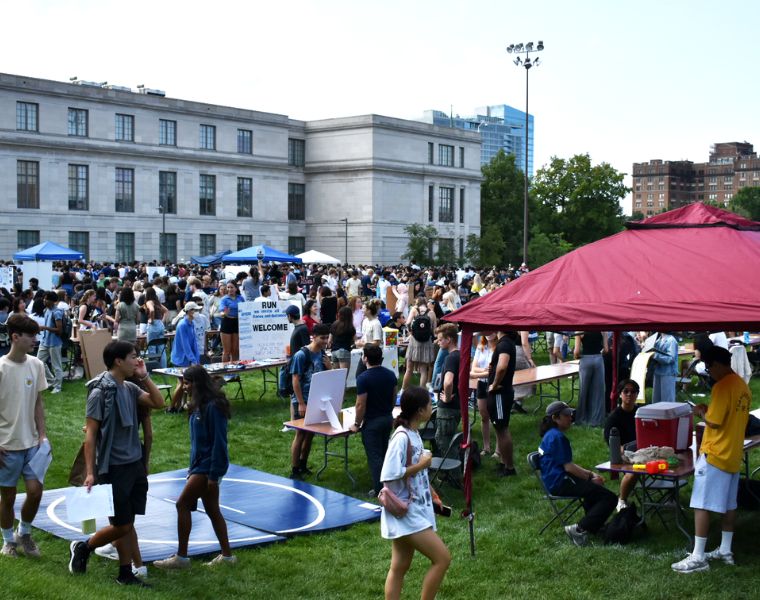 Photo of attendees at CWRU student activities fair.